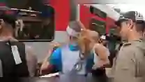 La OCC UTMB 2025: Incidente en el paso a nivel detiene a Sara Alonso y Judith Wyder en la carrera de 61 km con victoria de Jim Walmsley