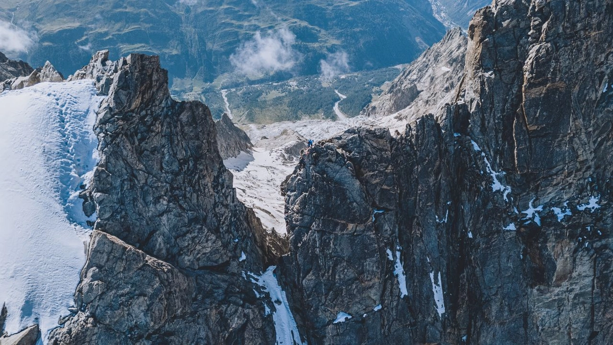 Kilian Jornet y States of Elevation: Ascenso a 67 Montañas de +4,267 m en EE.UU. desde Longs Peak hasta Mount Rainier