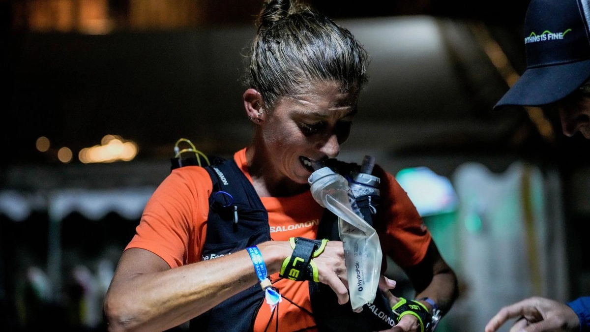 Courtney Dauwalter se Retira en la Cocodona 250: Un Giro Inesperado en su Temporada 2025 de Ultrarunning