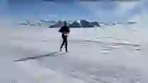Catherine Drysdale, primera mujer en ganar la Maratón de Hielo de la Antártida en 3h48m bajo -8ºC en Union Glacier