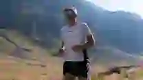 Tom Evans Abandona el UTMB 2024 tras 101 km: Deshidratación y Altas Temperaturas lo Frenan